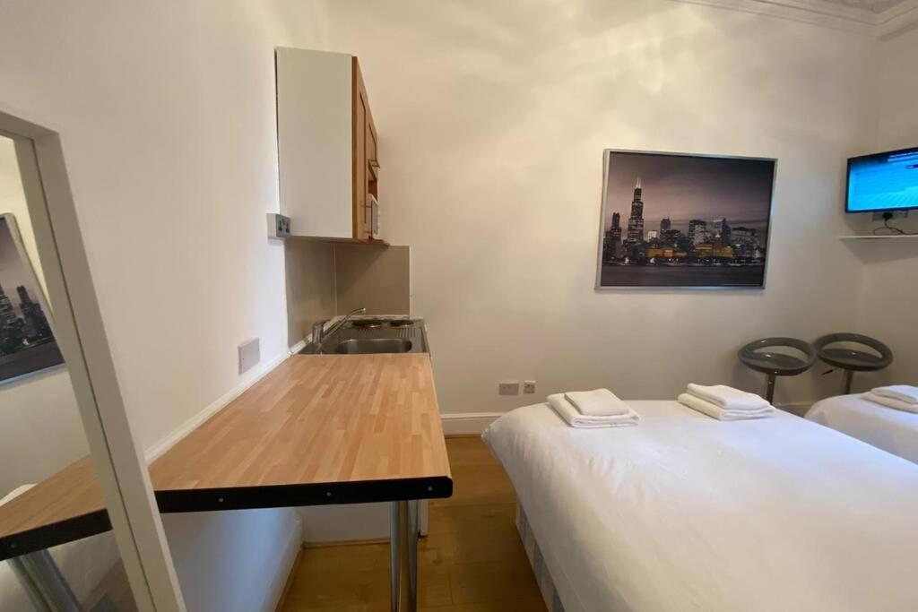 F6-Comfy Ground Flr Studio Fits 4- Near Paddington Londra Exterior foto